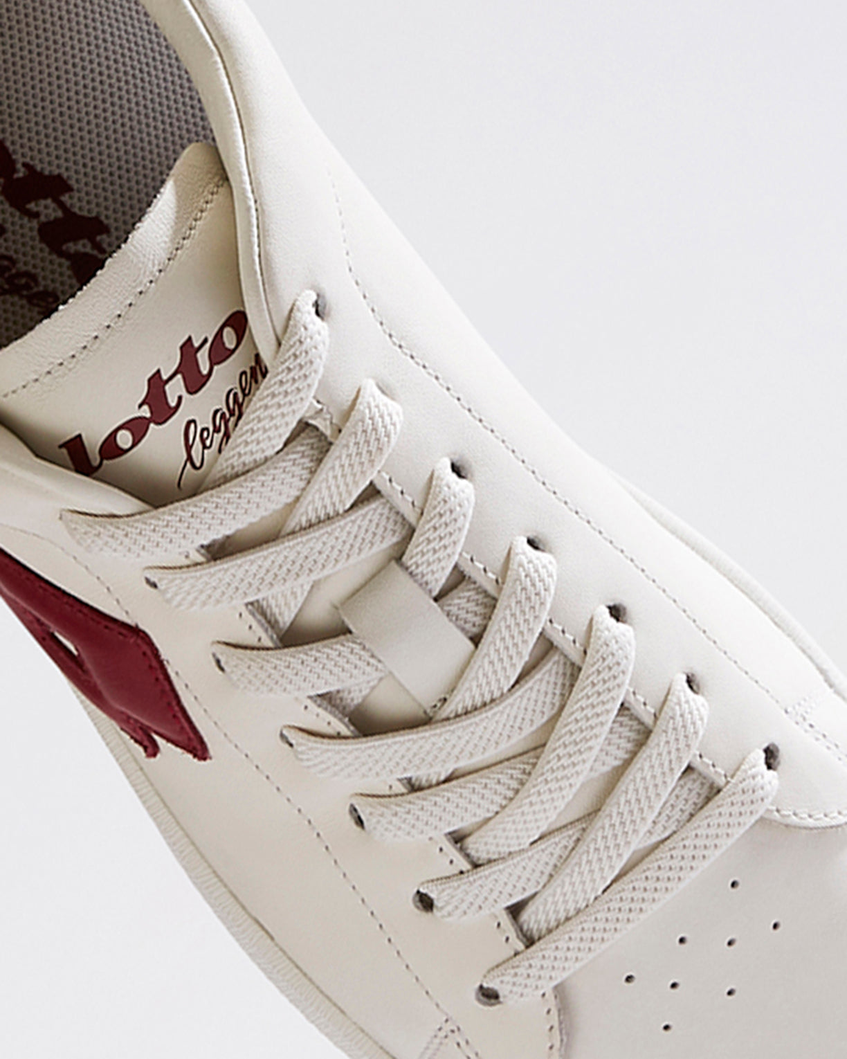 Autograph OG - Star White-Rhythmic Red
