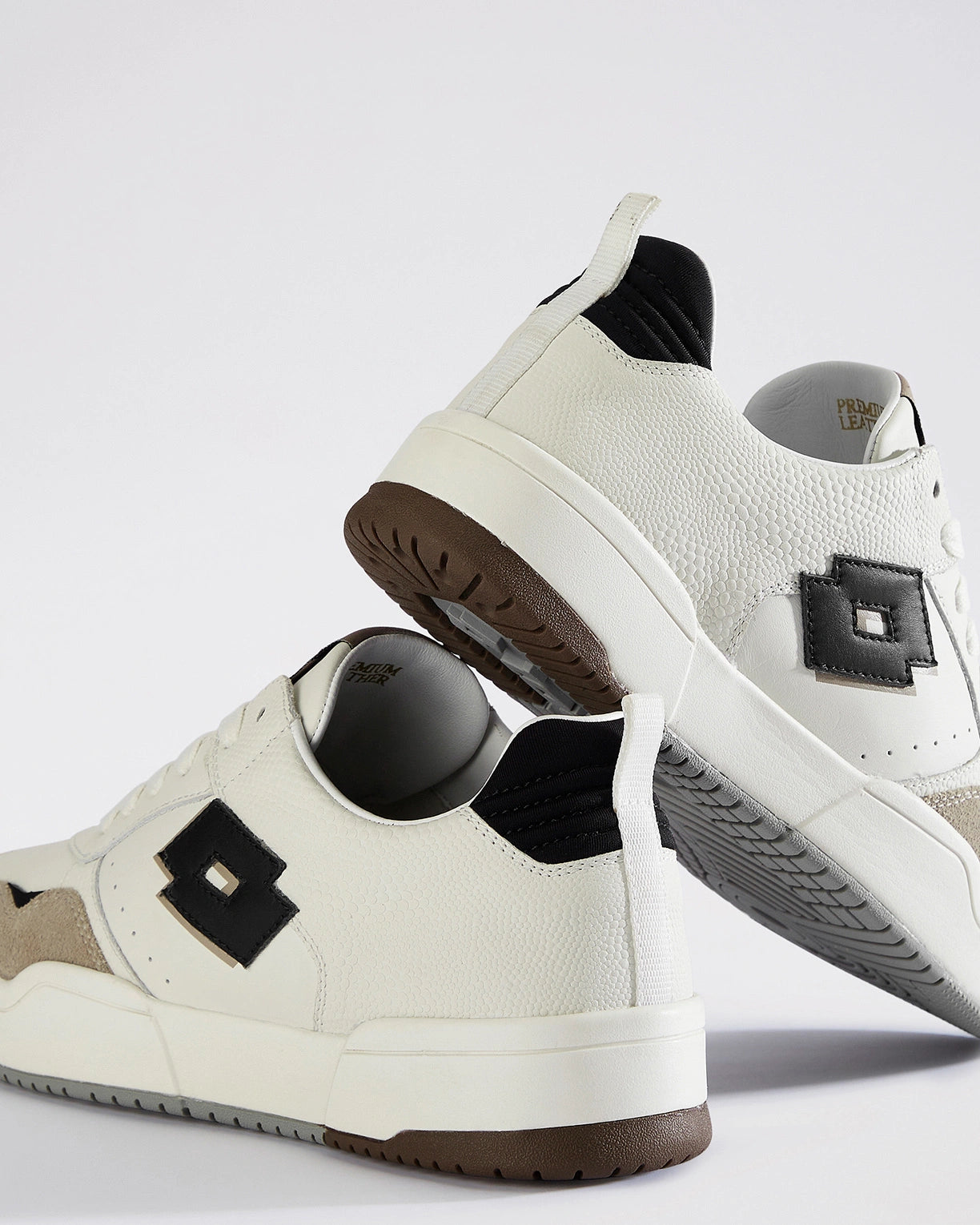 Hoop Star OG - Star White-Black Beauty-Fossil