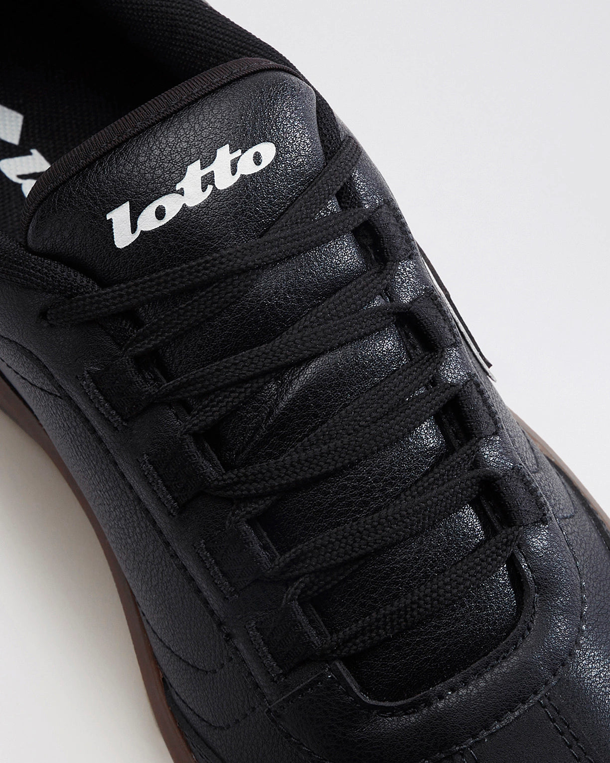 Brasil Select Urbano - Black Beauty-Brilliant White