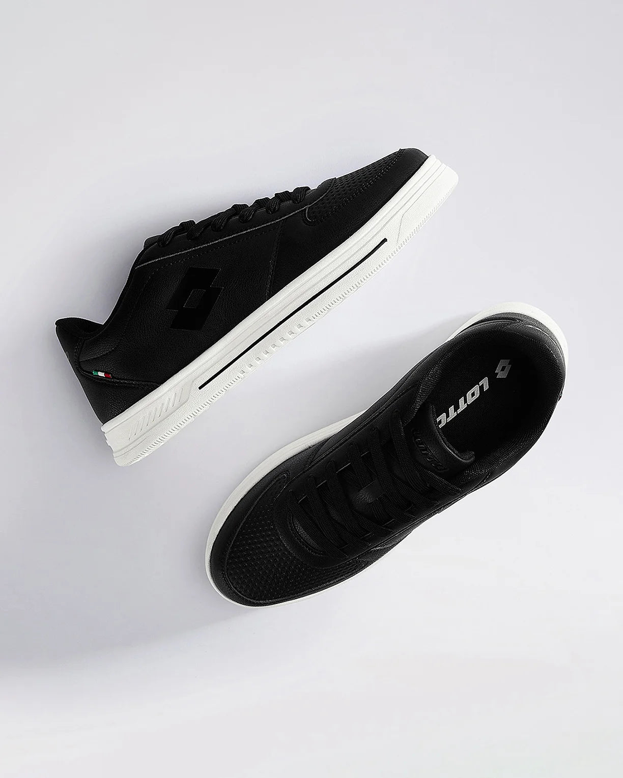 Strada - Black-White