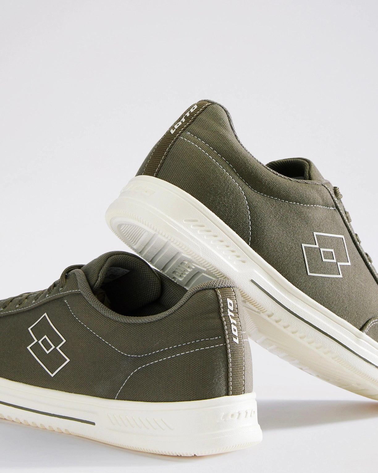 Strada Vele - Stone Grey-Gardenia