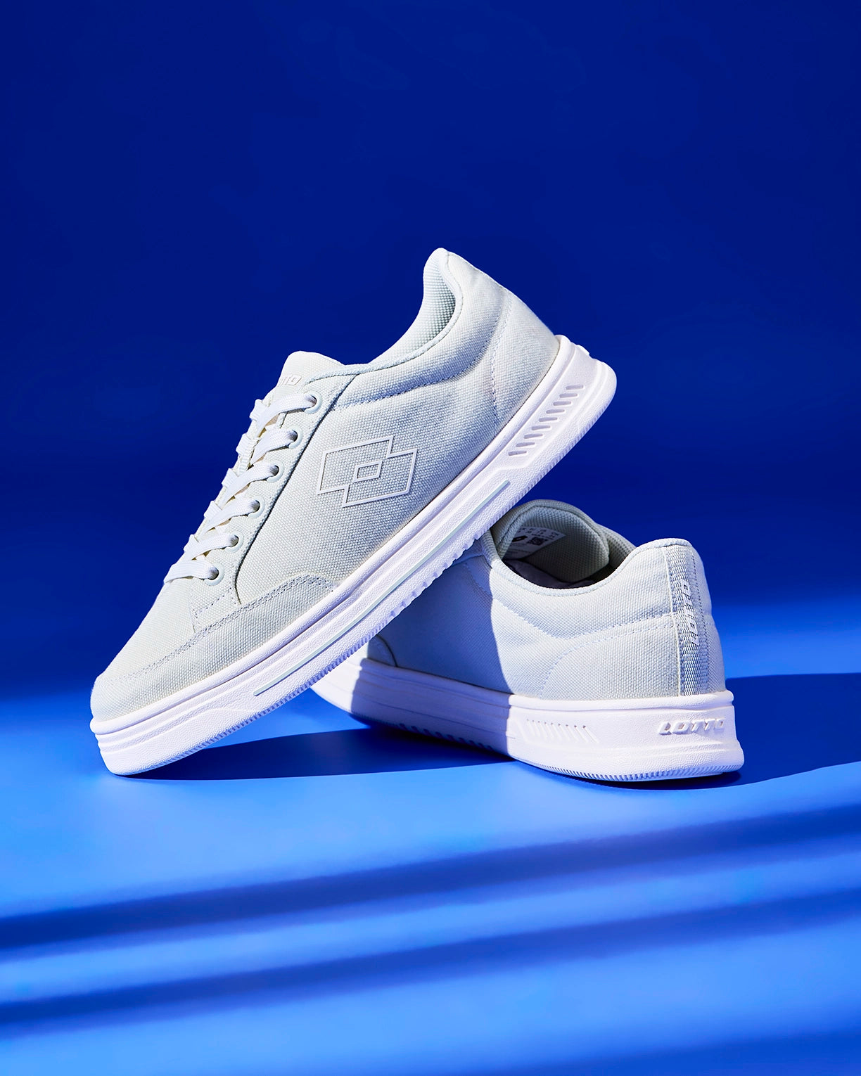 Strada Vele - Celadon Tint-Gardenia