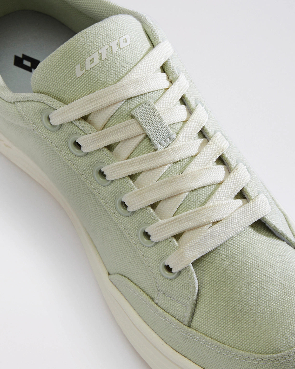 Strada Vele - Celadon Tint-Gardenia