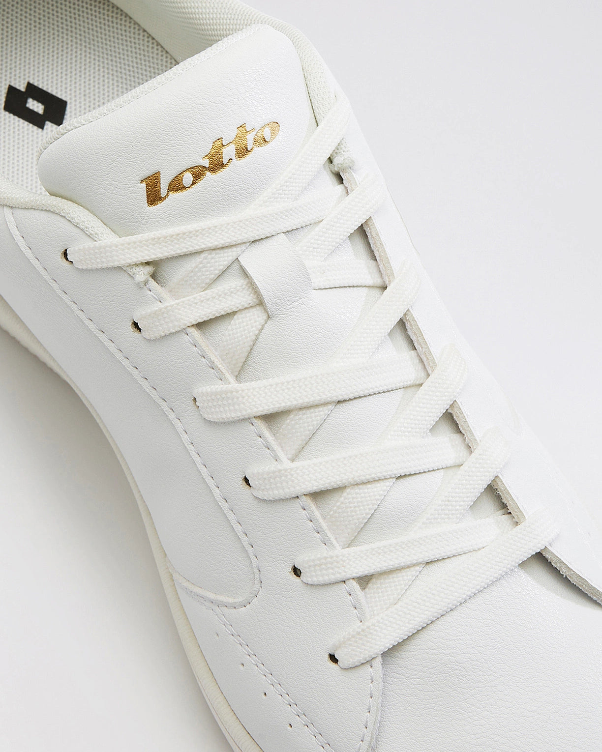 Autograph Urbano - White-Black Beauty