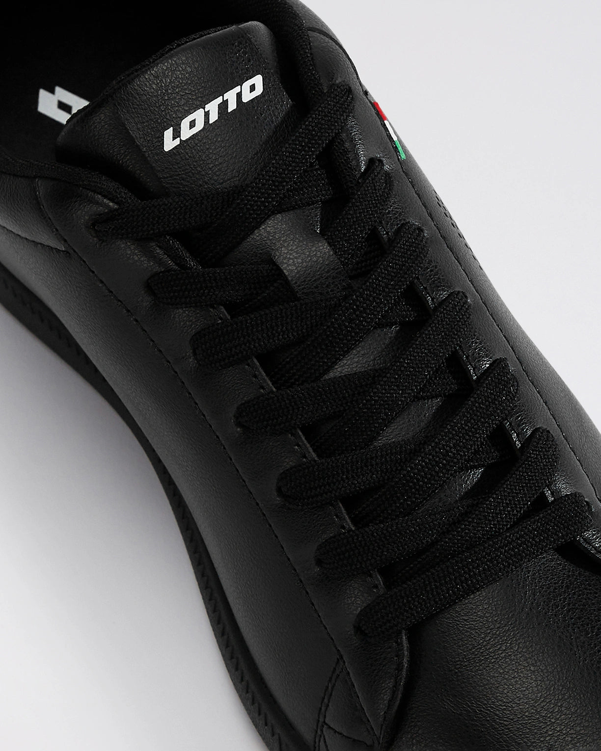 Mavin Classic - Black Beauty-Star White