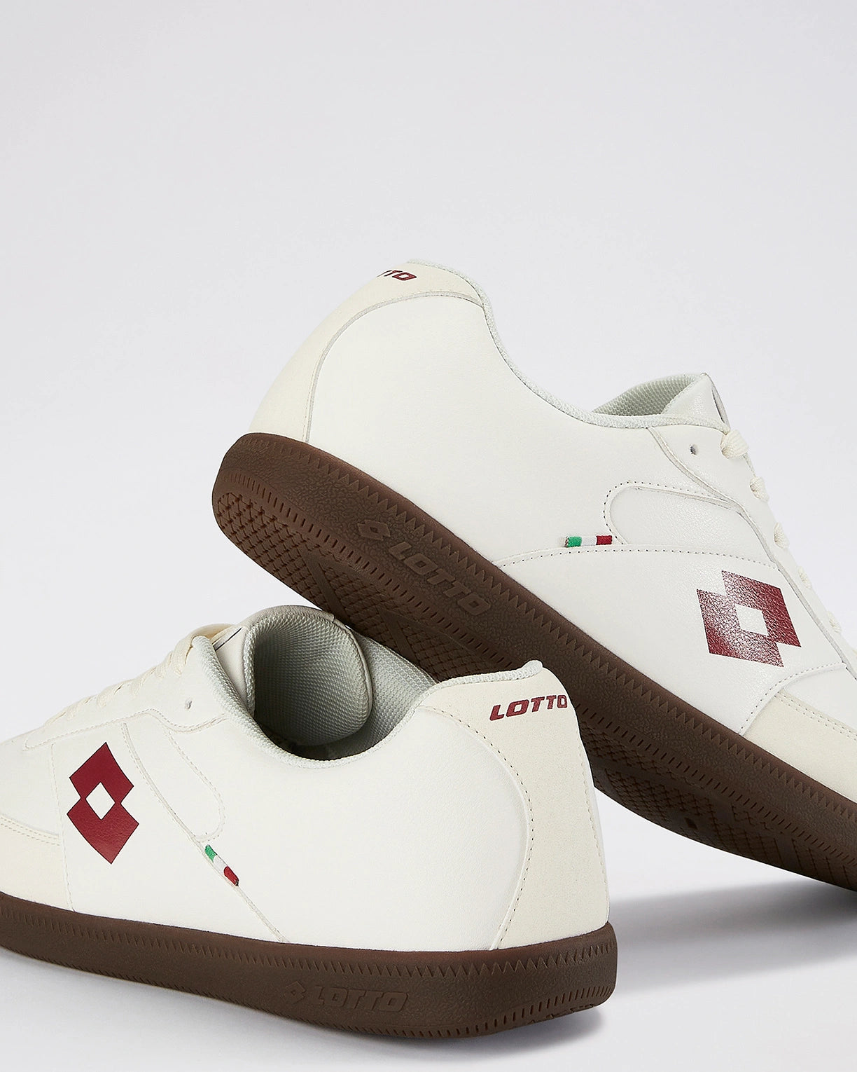 Mavin Court - Star White-Pompeian Red