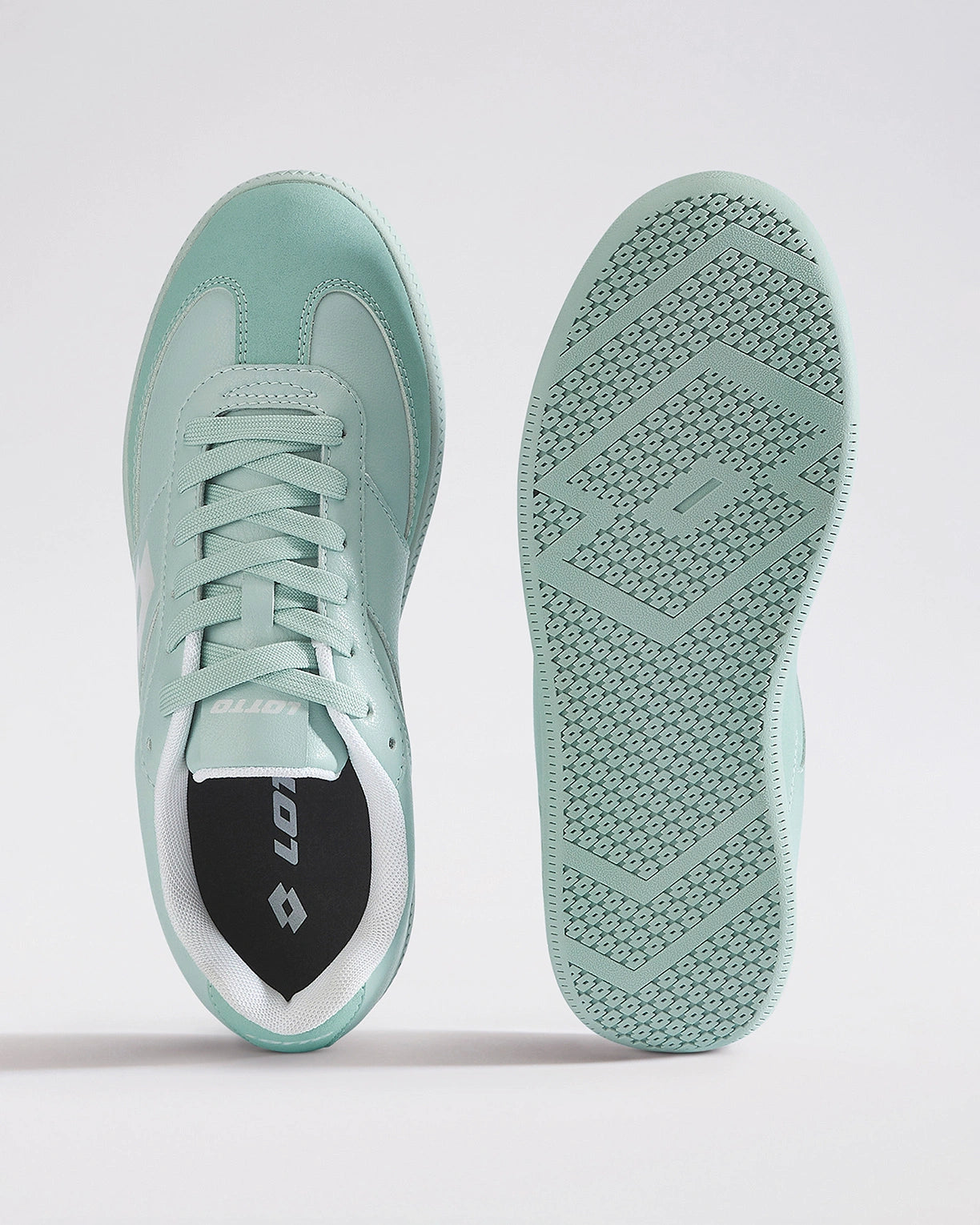 Mavin Court - Icy Morn-Star White