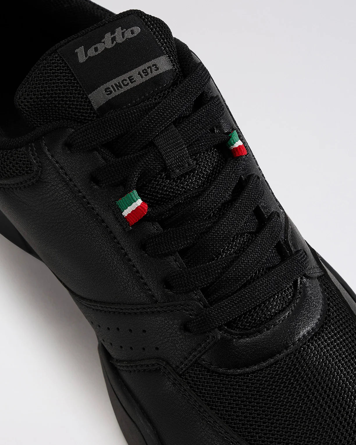 Hoop Star Urbano - Black Beauty-Castle Rock