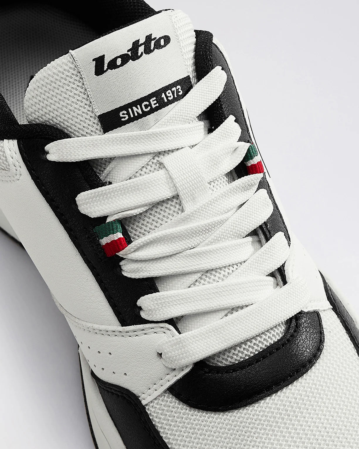 Hoop Star Urbano - White-Black