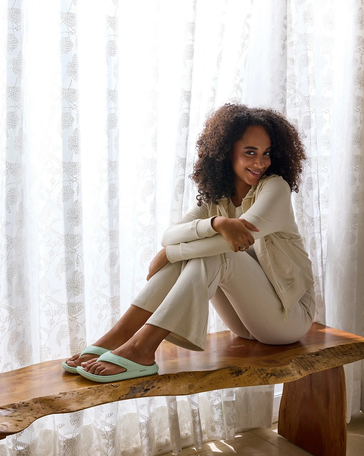 Momentum - Clearly Aqua-White