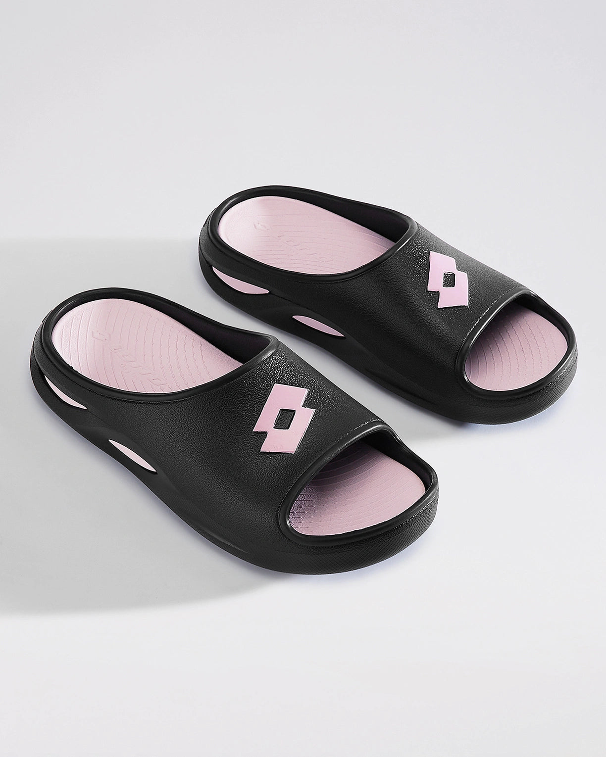 Esotica Slide - Black Beauty-Light Lilac