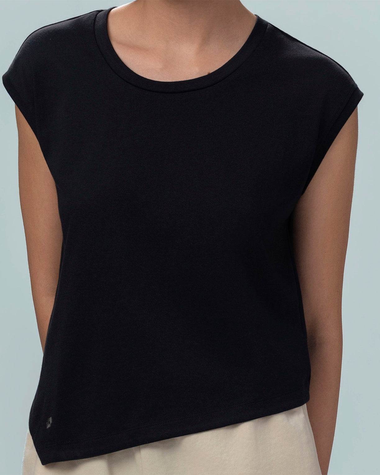 Women Lotto Street Play Asymmetric Tee - Black Beauty T-shirts2