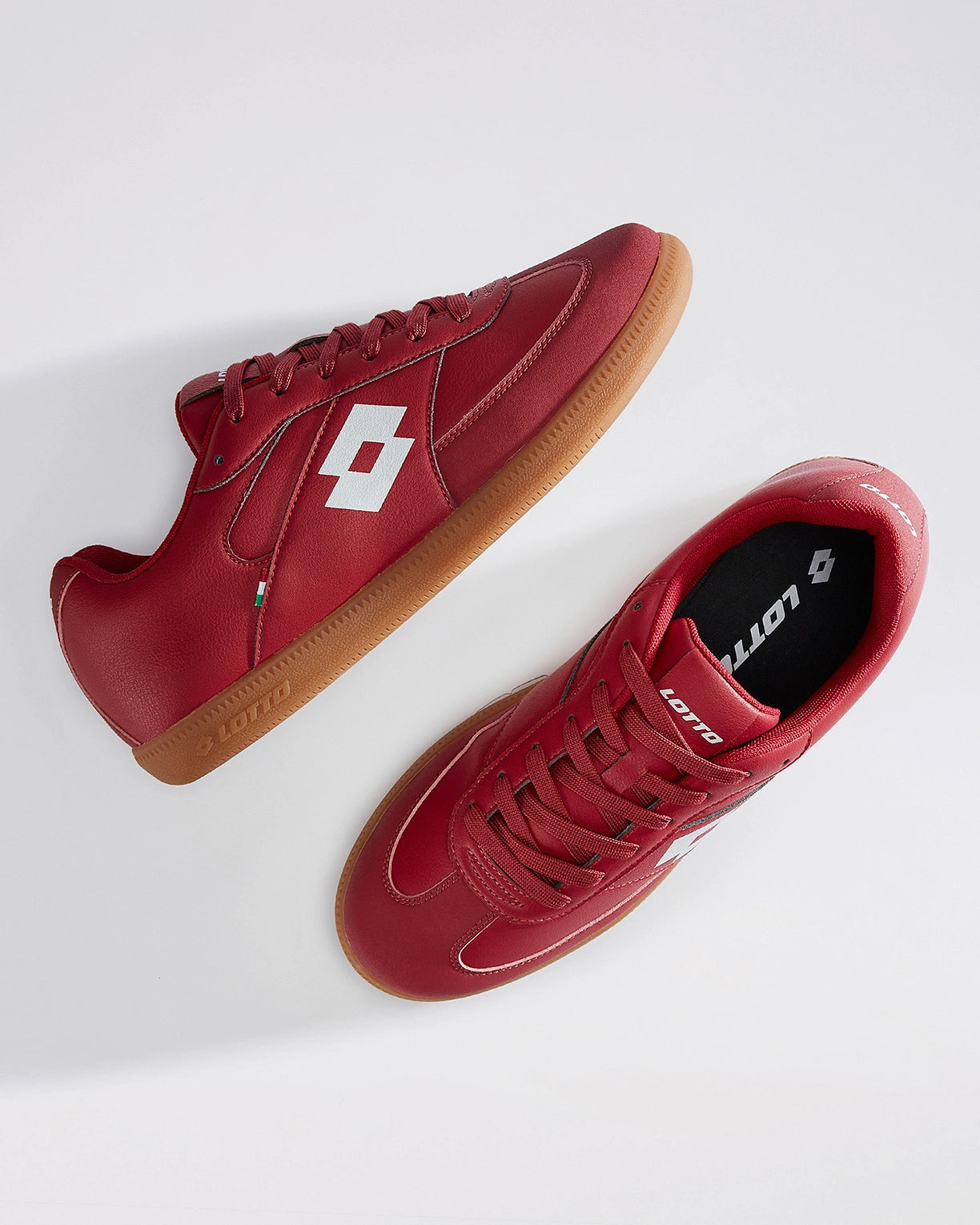 Mavin Court - Pompeian Red-Star White