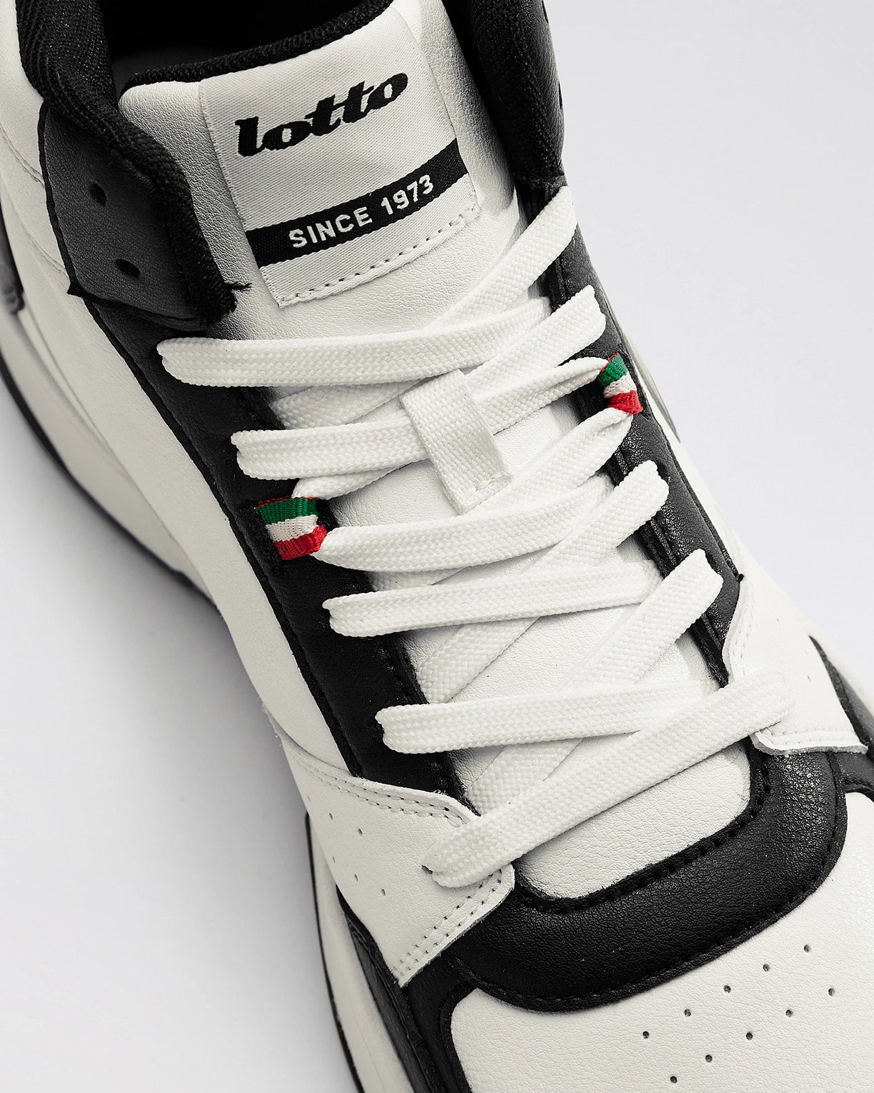 Hoop Star Urbano High - White-Black Beauty