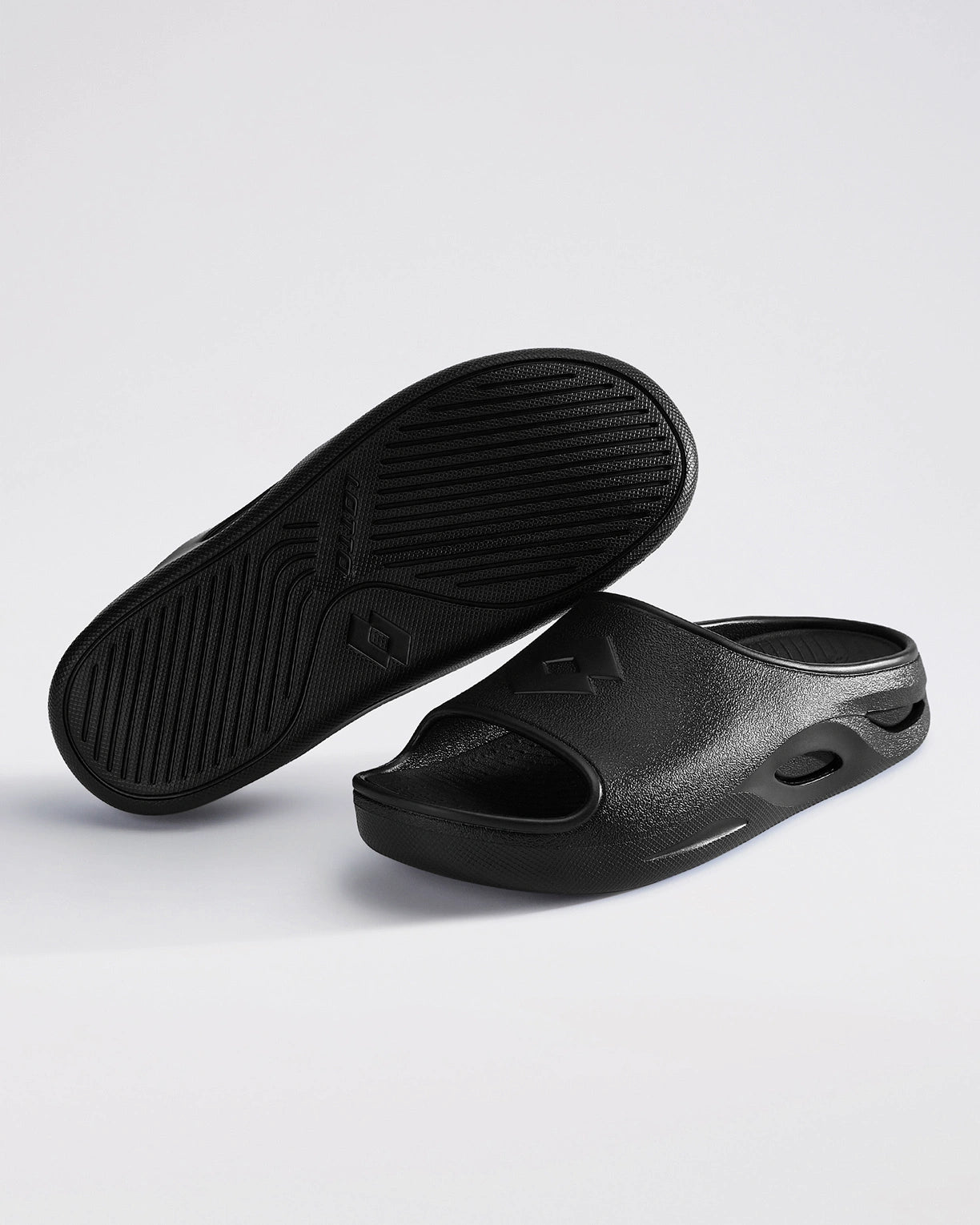 Esotica Slide - Black-Beauty