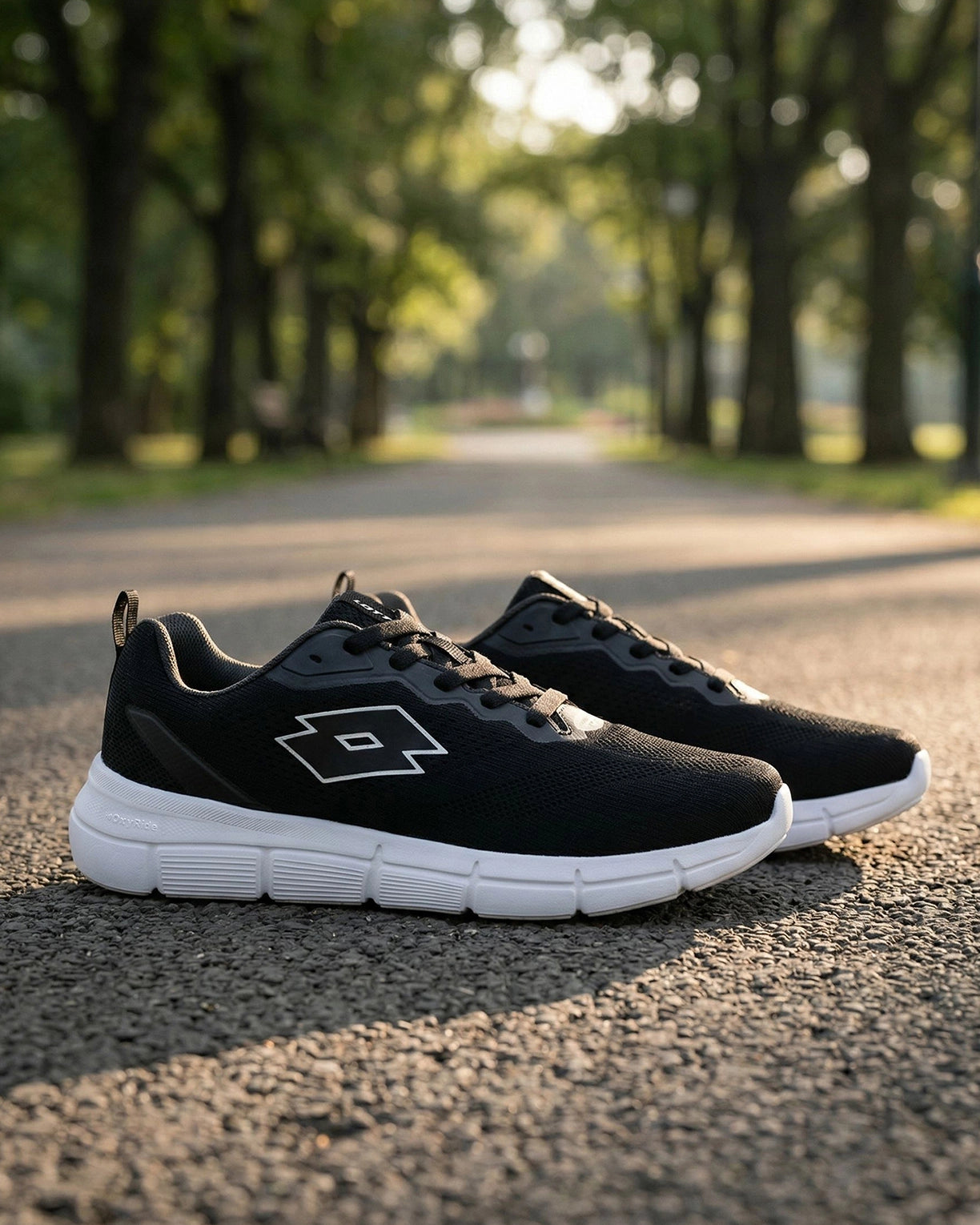 Men Lotto PulseTrek - Black Beauty Walking Shoes0