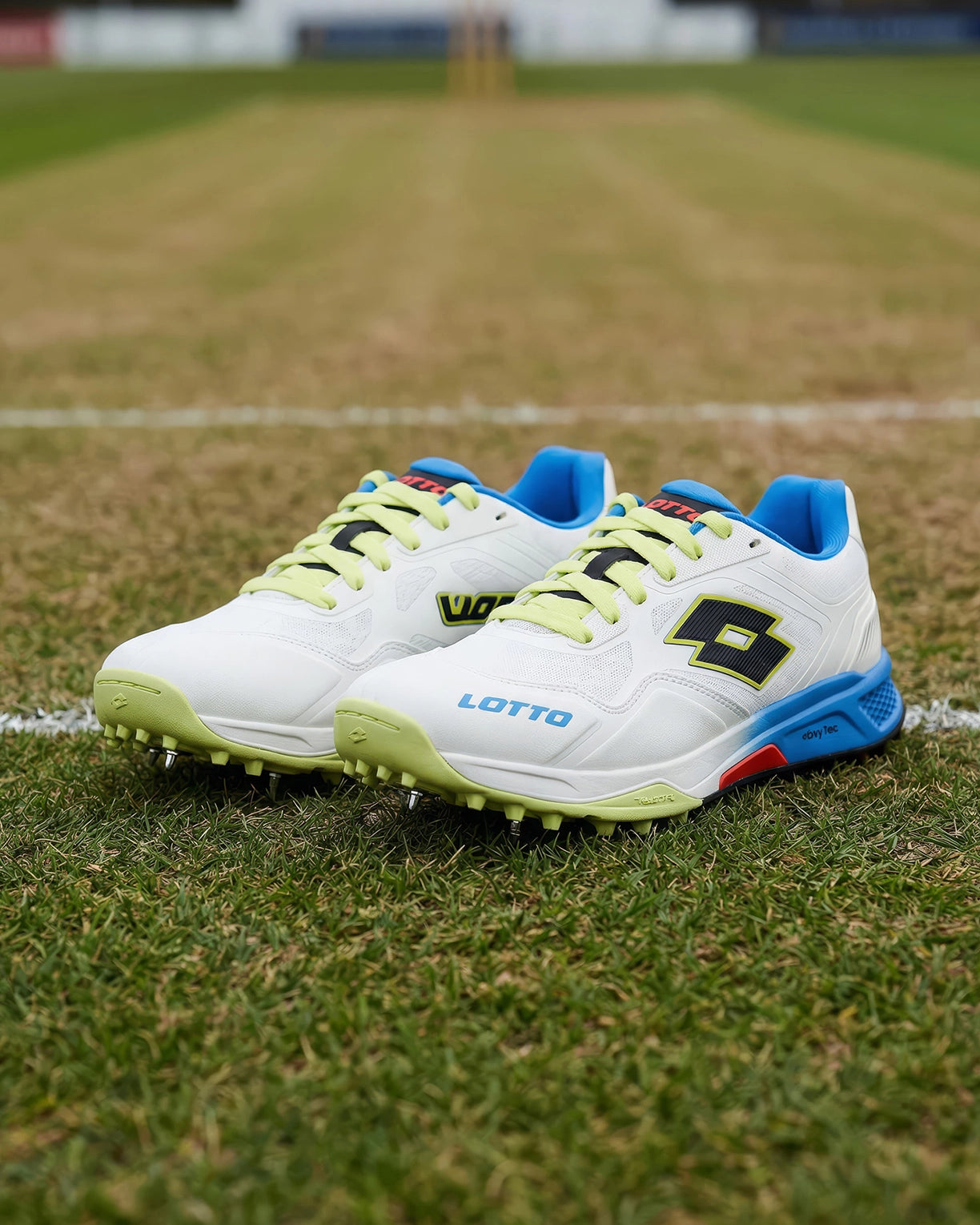 Men Lotto Supershot Blizzard: Cricket Batting Spike - White-Blue Cricket Shoes2