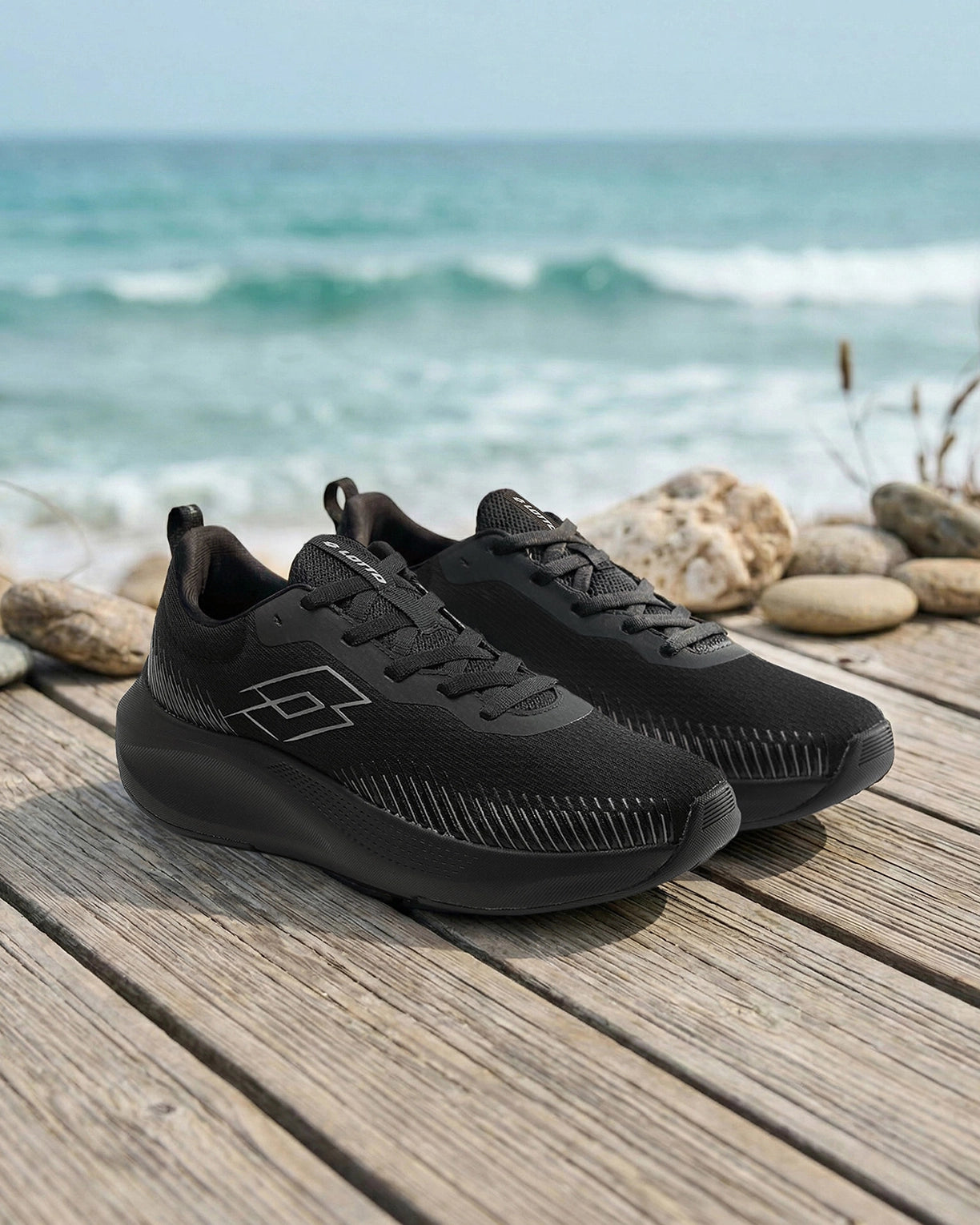 Strikerun - Black Beauty-Frost Gray