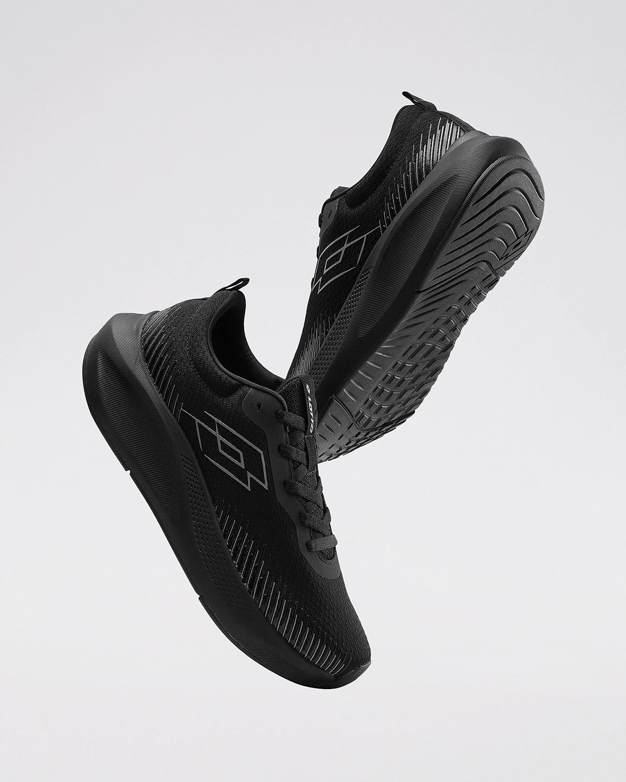 Strikerun - Black Beauty-Frost Gray