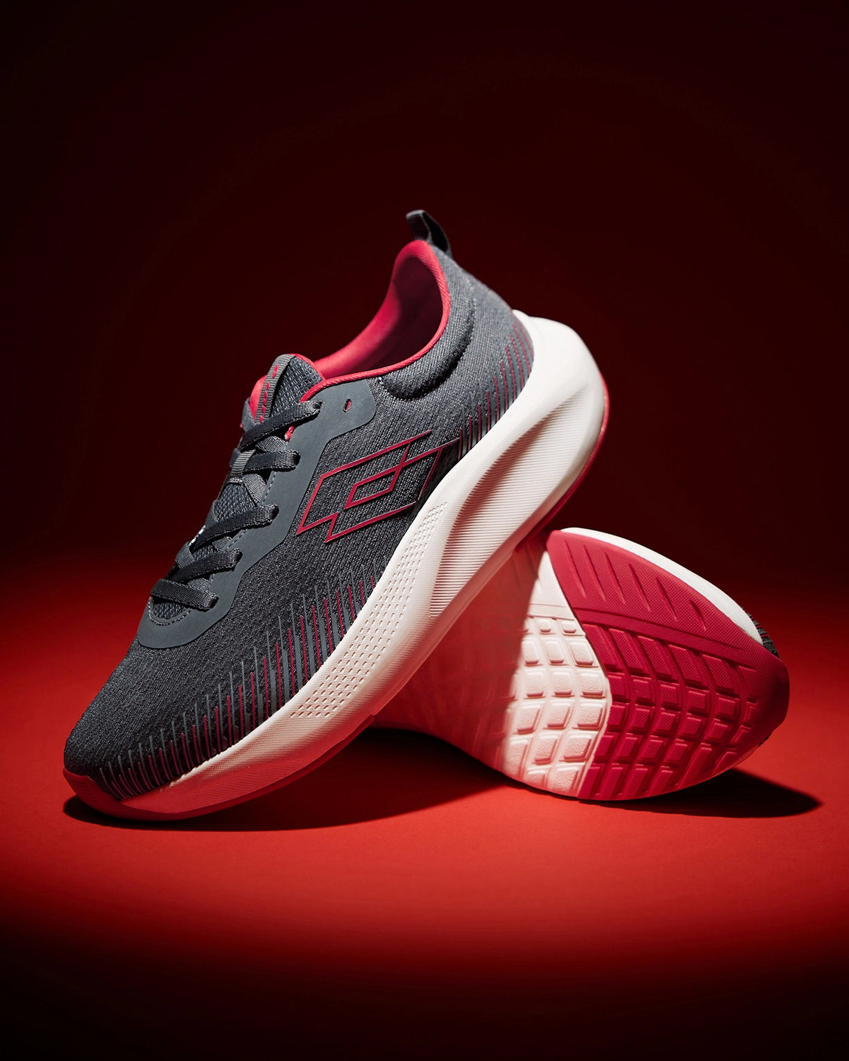 Strikerun - Castlerock-Star White