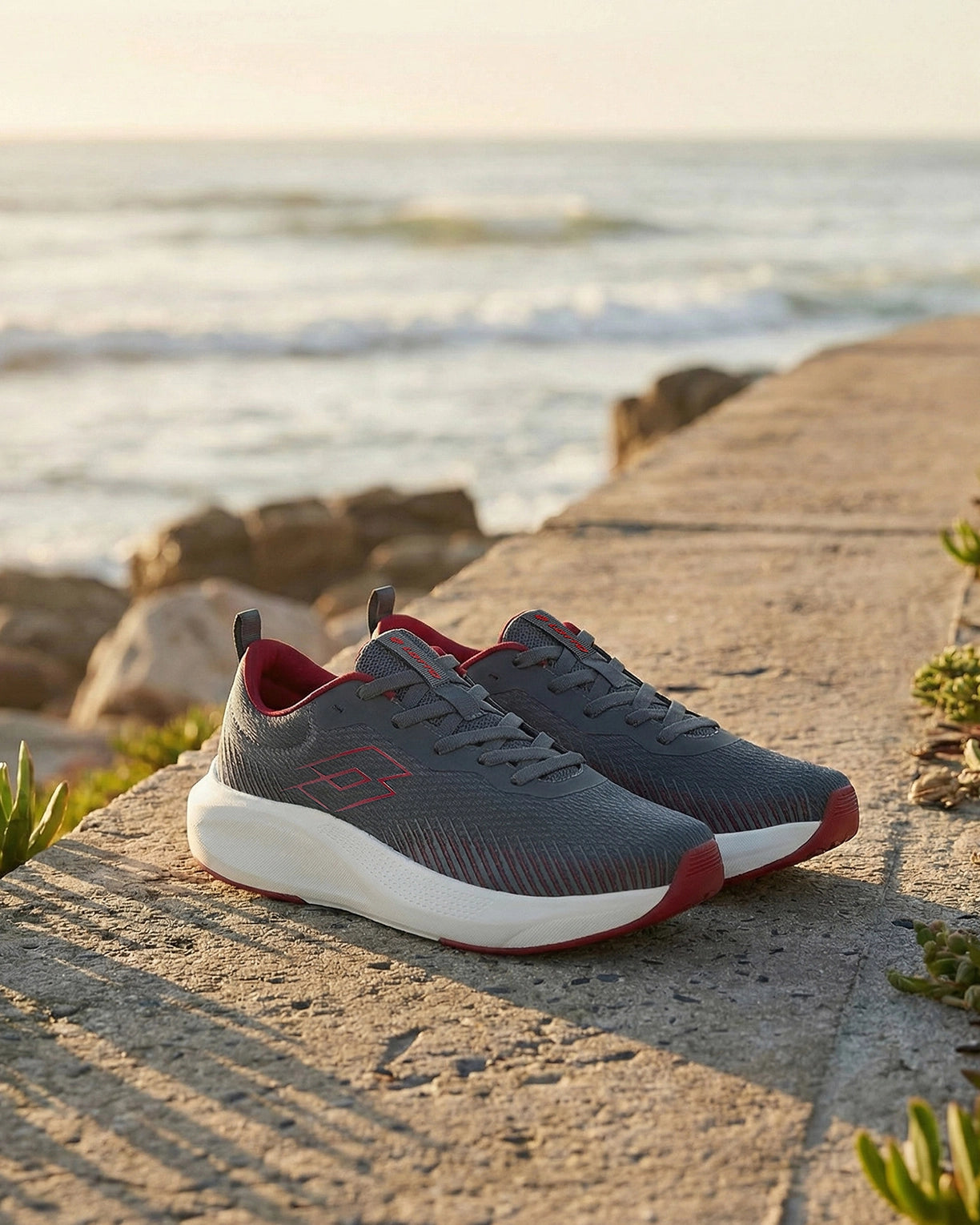 Strikerun - Castlerock-Star White