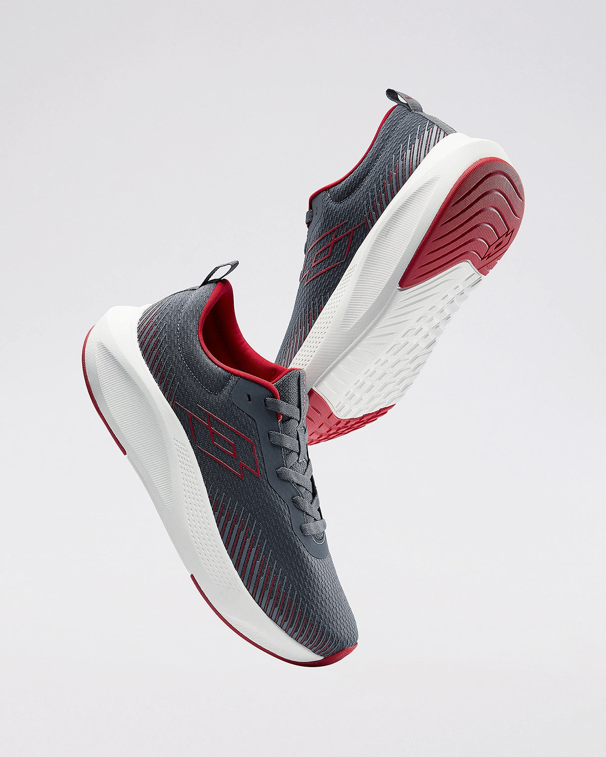 Strikerun - Castlerock-Star White