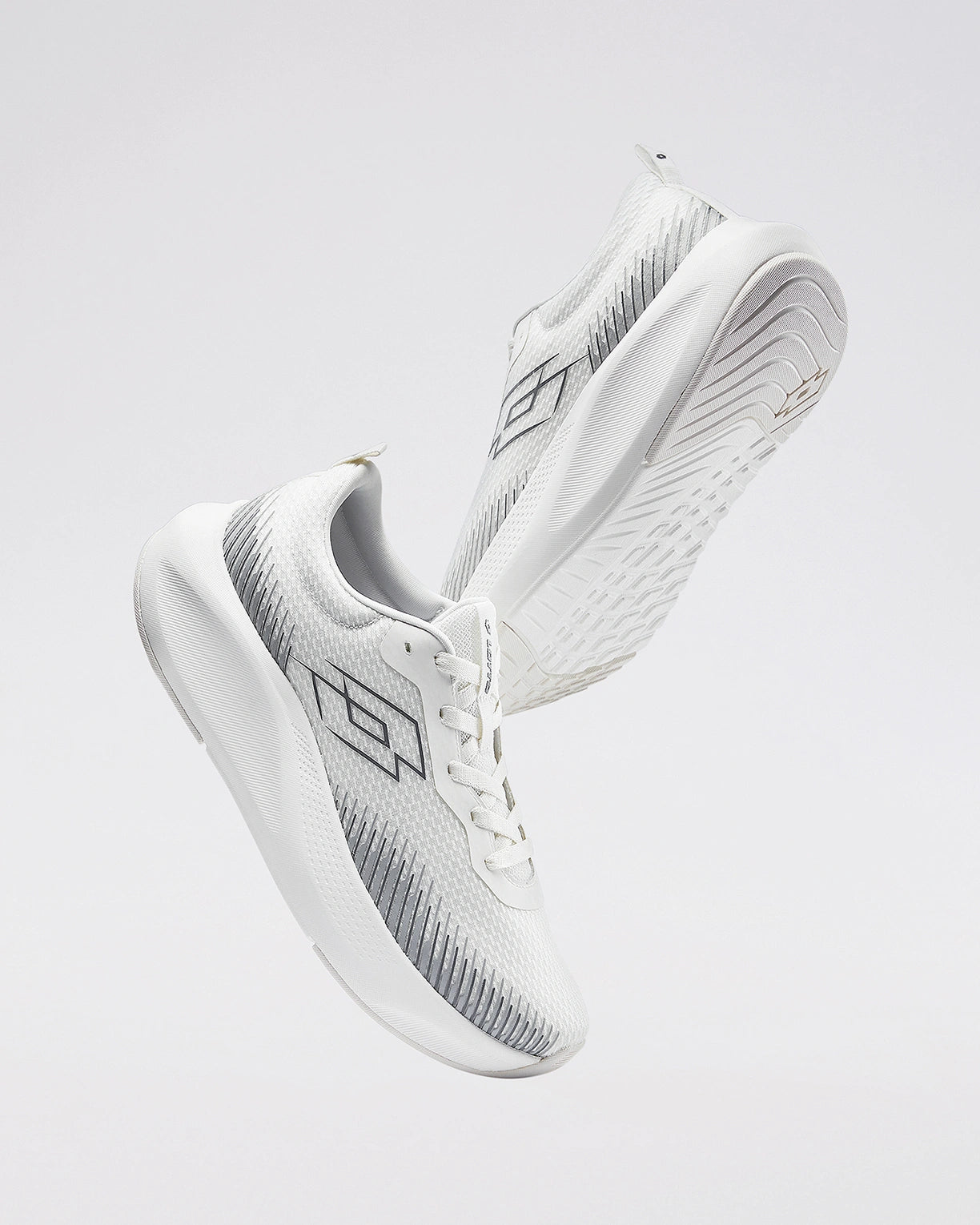 Strikerun - Star White-Frost Gray