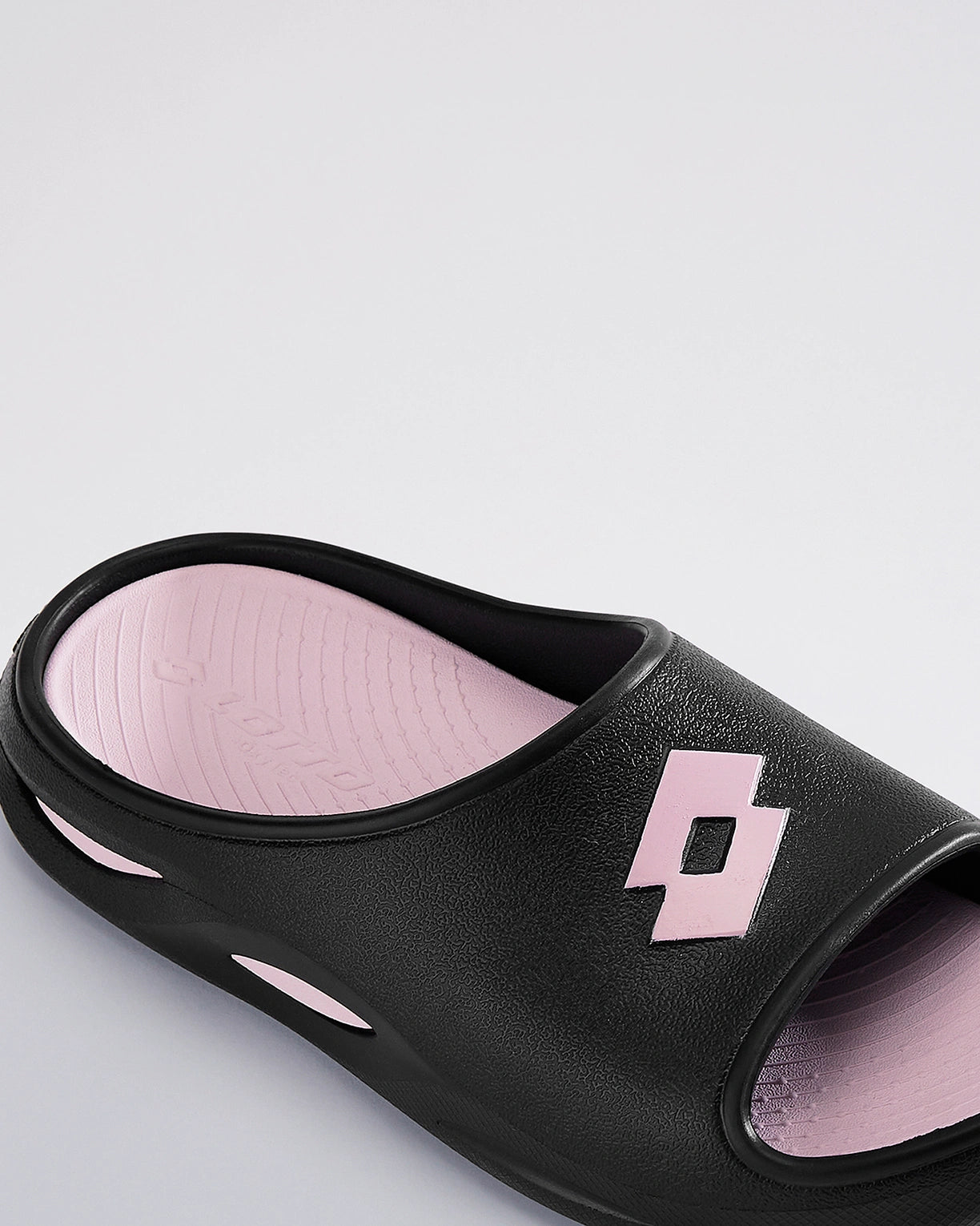 Esotica Slide - Black Beauty-Light Lilac