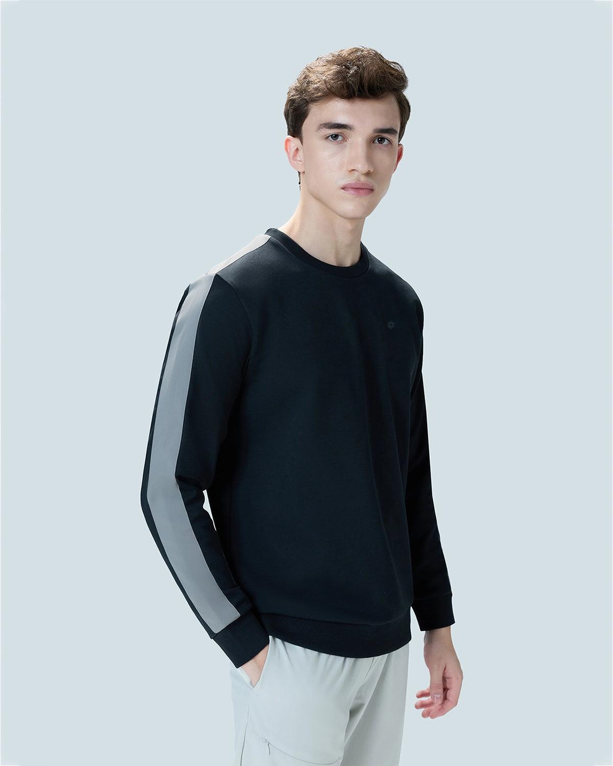 Kickoff Pullover - Black