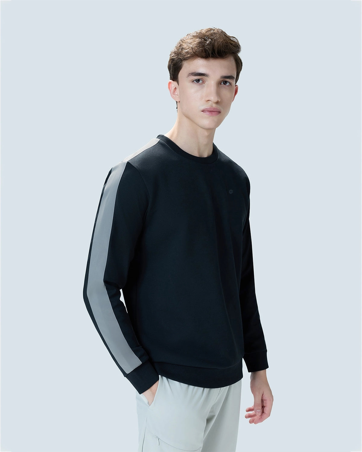 Kickoff Pullover - Black