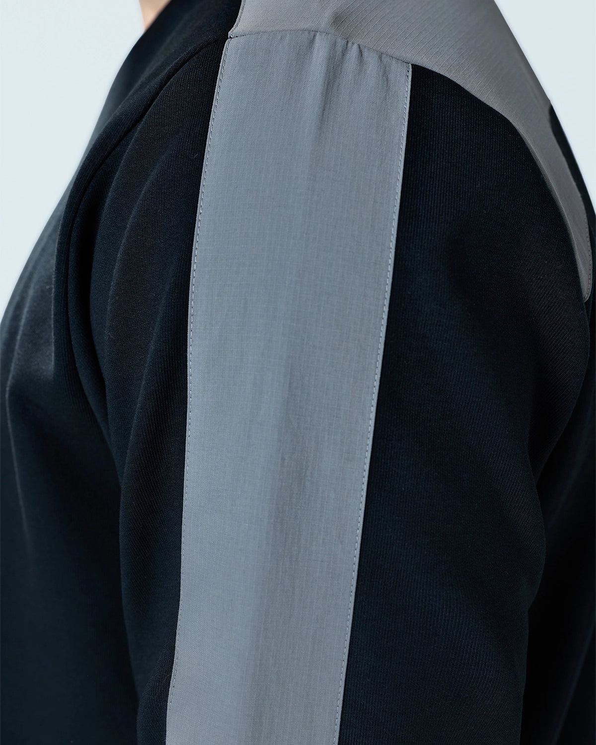 Kickoff Pullover - Black